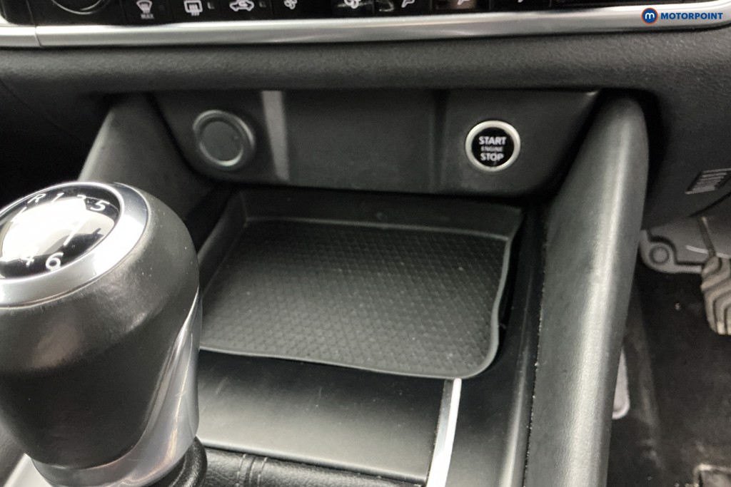 Nissan Qashqai N-Connecta Manual Petrol SUV - Stock Number (1645943) - 16th supplementary image