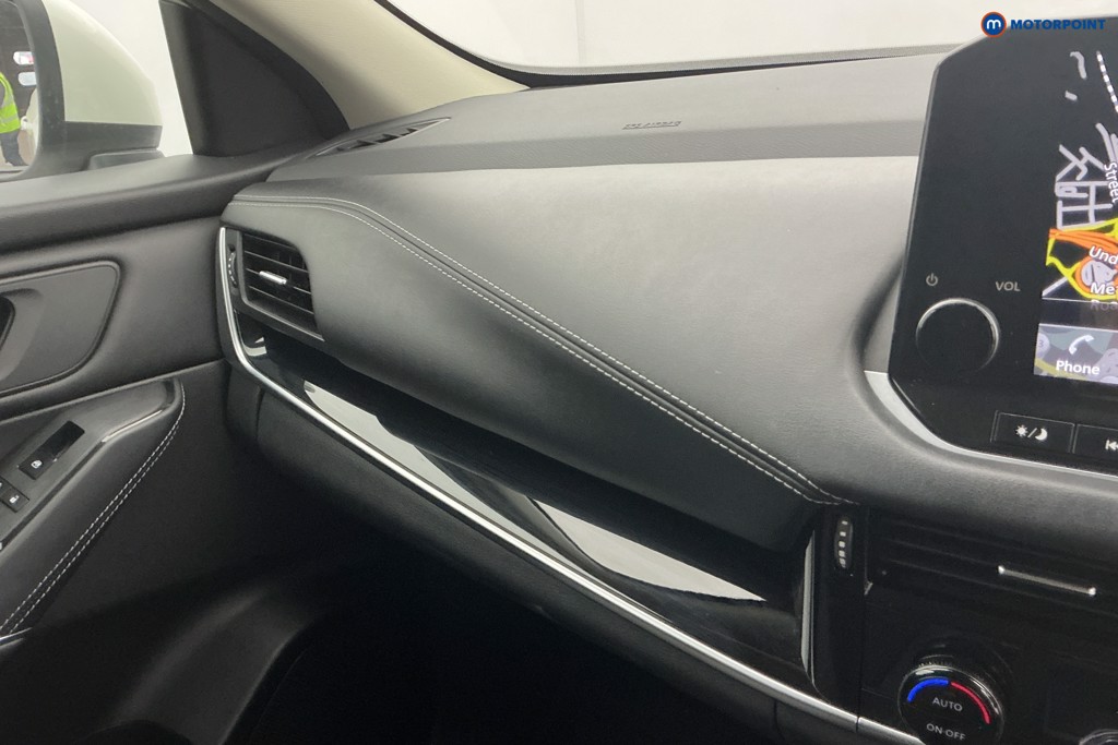 Nissan Qashqai N-Connecta Manual Petrol SUV - Stock Number (1645943) - 18th supplementary image
