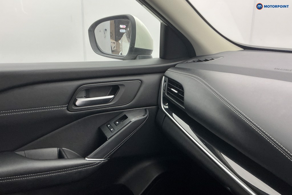 Nissan Qashqai N-Connecta Manual Petrol SUV - Stock Number (1645943) - 19th supplementary image