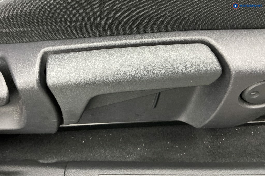 Nissan Qashqai N-Connecta Manual Petrol SUV - Stock Number (1645943) - 23rd supplementary image