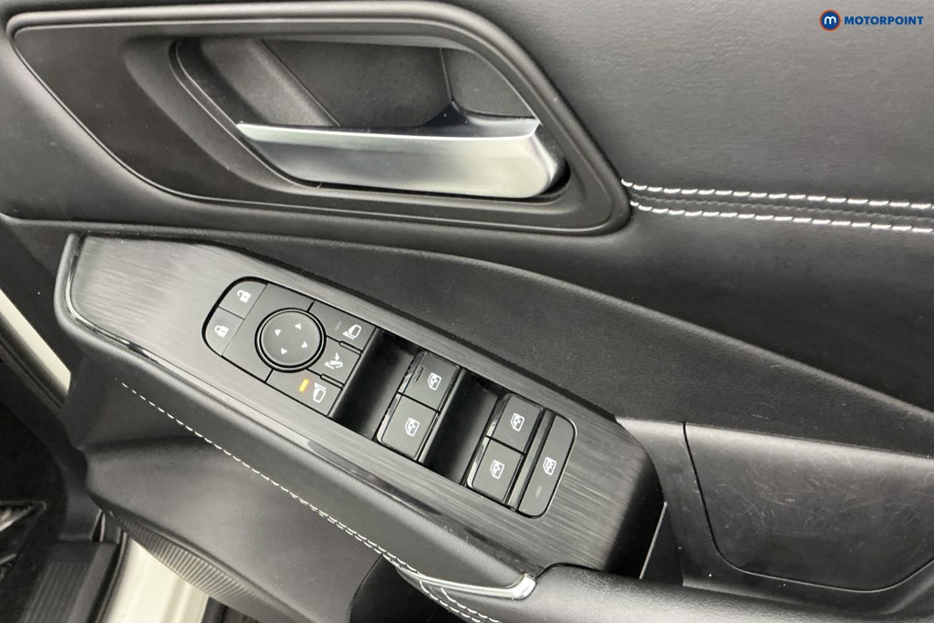 Nissan Qashqai N-Connecta Manual Petrol SUV - Stock Number (1645943) - 25th supplementary image