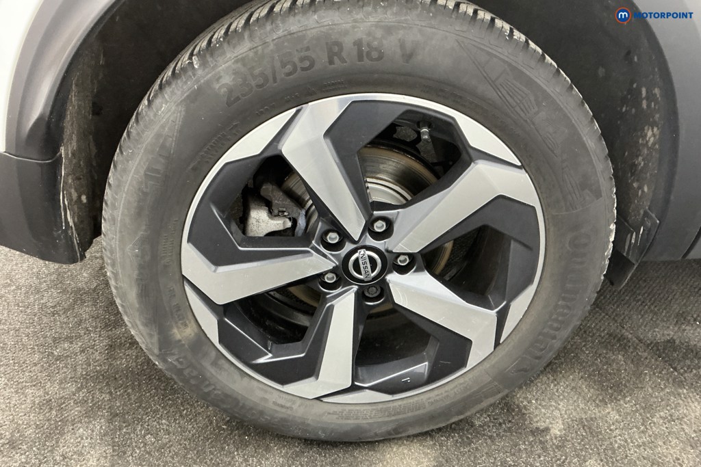 Nissan Qashqai N-Connecta Manual Petrol SUV - Stock Number (1645943) - 32nd supplementary image
