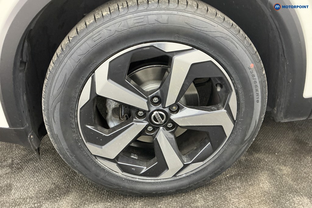 Nissan Qashqai N-Connecta Manual Petrol SUV - Stock Number (1645943) - 34th supplementary image