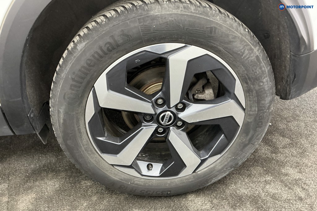 Nissan Qashqai N-Connecta Manual Petrol SUV - Stock Number (1645943) - 35th supplementary image