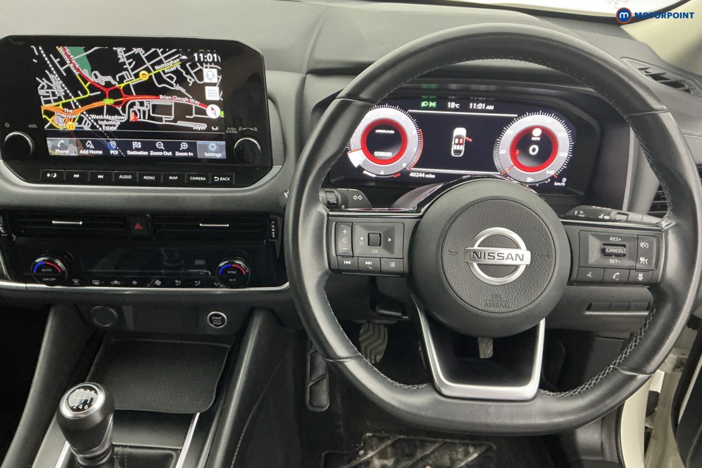Nissan Qashqai N-Connecta Manual Petrol SUV - Stock Number (1645943) - 1st supplementary image