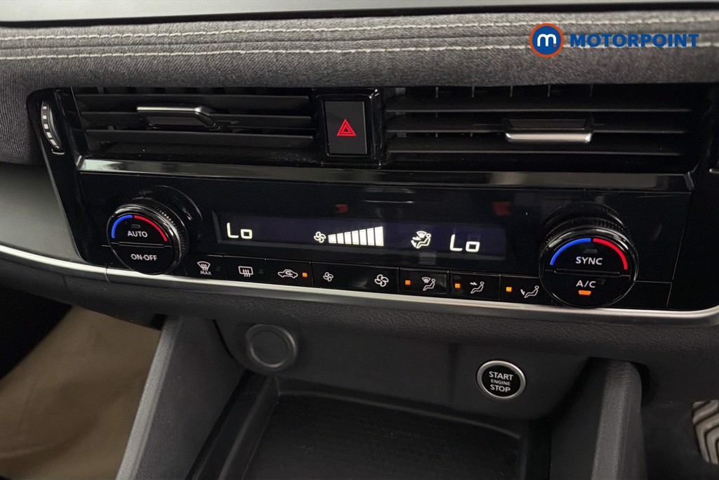 Nissan Qashqai Acenta Premium Manual Petrol SUV - Stock Number (1646437) - 12th supplementary image