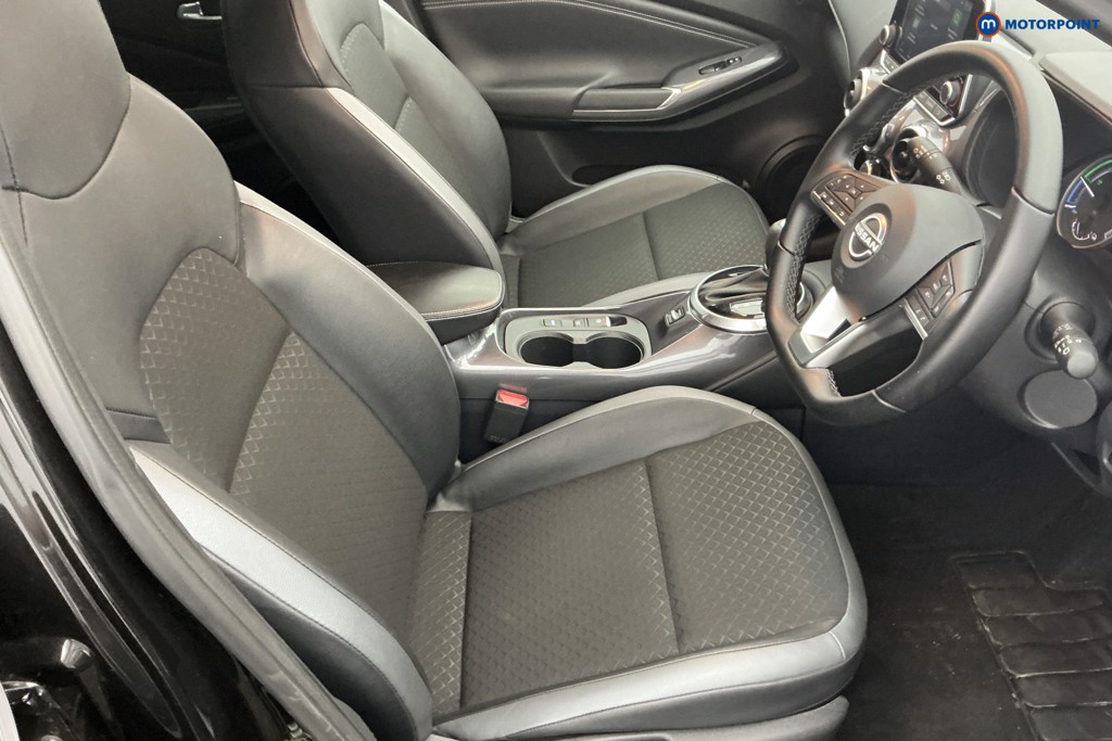 Nissan Juke N-Connecta Automatic Petrol-Electric Hybrid SUV - Stock Number (1648764) - 5th supplementary image
