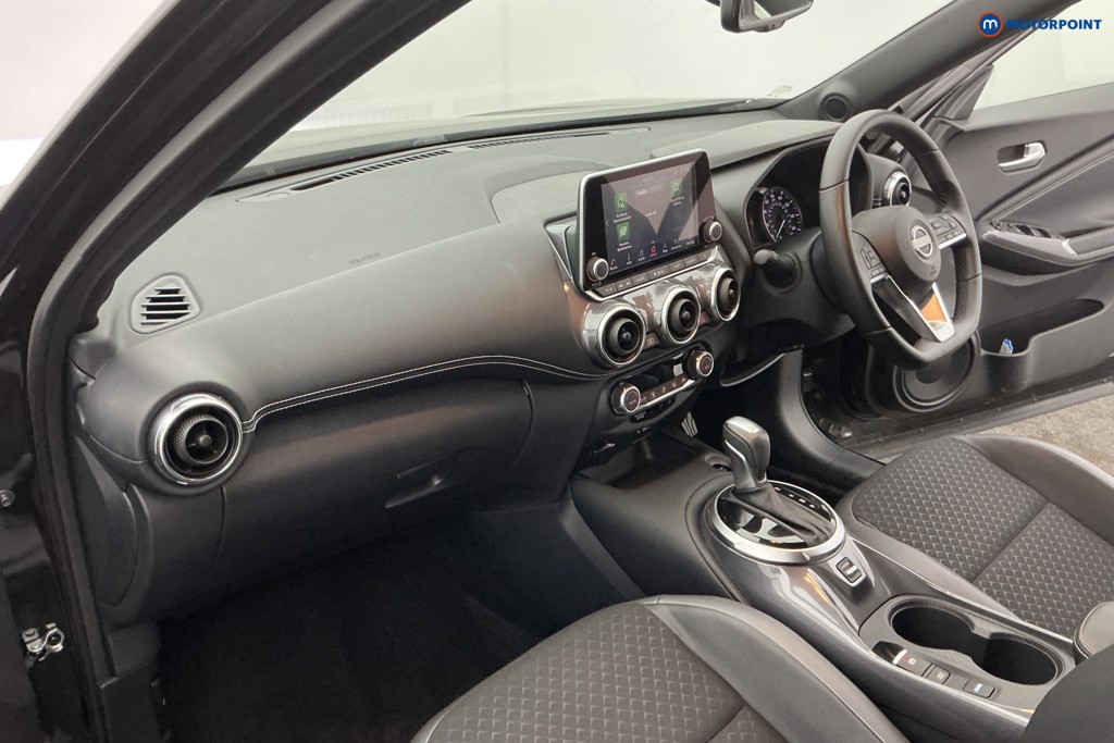 Nissan Juke N-Connecta Automatic Petrol-Electric Hybrid SUV - Stock Number (1648764) - 8th supplementary image