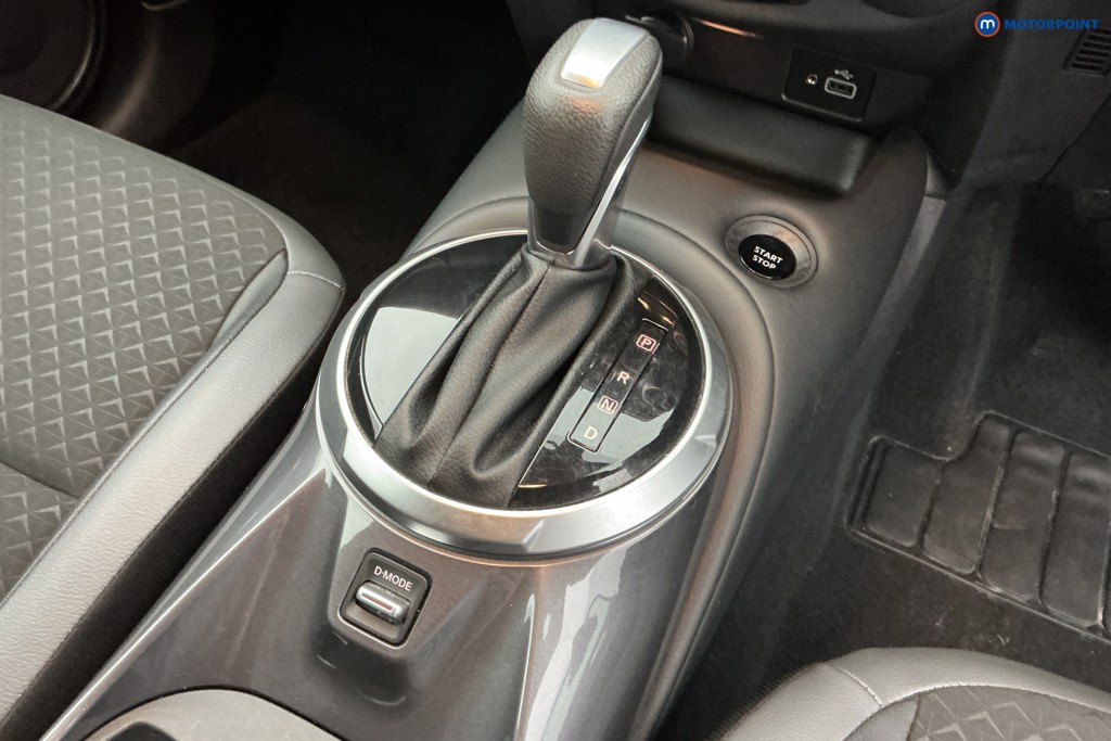 Nissan Juke N-Connecta Automatic Petrol-Electric Hybrid SUV - Stock Number (1648764) - 14th supplementary image