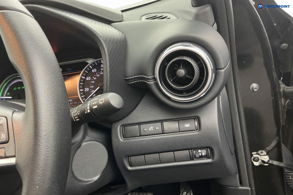 Nissan Juke N-Connecta Automatic Petrol-Electric Hybrid SUV - Stock Number (1648764) - 21st supplementary image