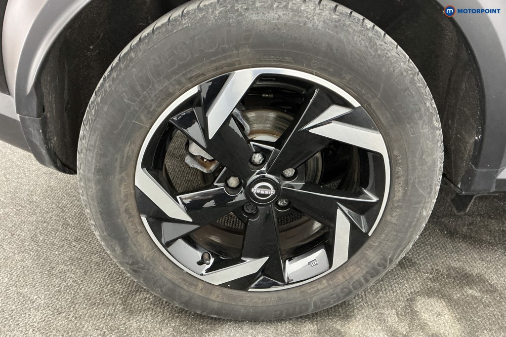 Nissan Juke N-Connecta Automatic Petrol-Electric Hybrid SUV - Stock Number (1648764) - 32nd supplementary image