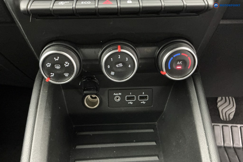 Renault Clio Iconic Manual Petrol Hatchback - Stock Number (1648821) - 14th supplementary image