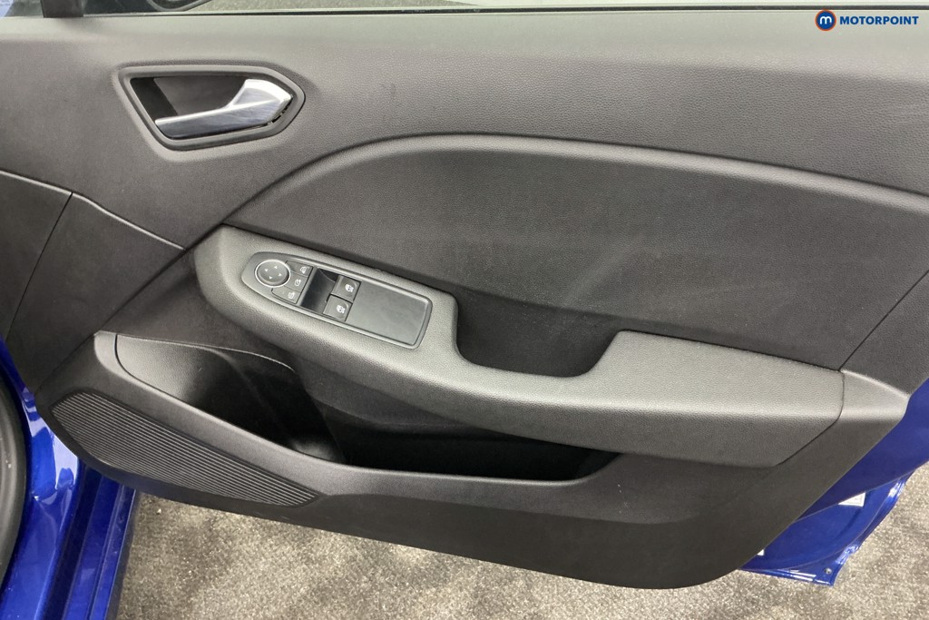 Renault Clio Iconic Manual Petrol Hatchback - Stock Number (1648821) - 21st supplementary image