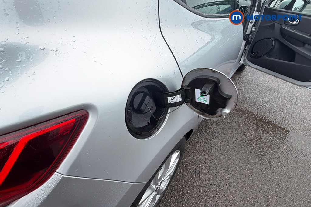 Renault Clio Dynamique Nav Manual Petrol Hatchback - Stock Number (1649118) - 41st supplementary image