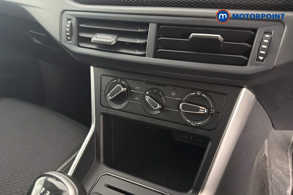 Volkswagen Polo Life Manual Petrol Hatchback - Stock Number (1649254) - 12th supplementary image