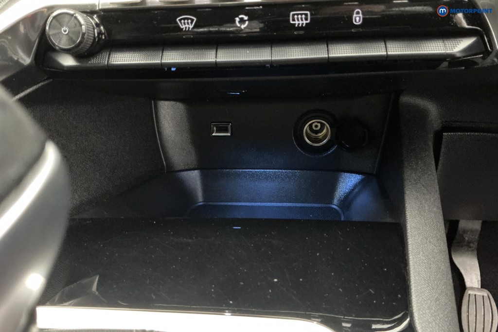 Peugeot 3008 Allure Premium Manual Diesel SUV - Stock Number (1649410) - 15th supplementary image