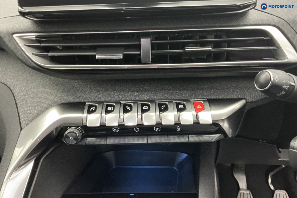 Peugeot 3008 Allure Premium Manual Diesel SUV - Stock Number (1649410) - 16th supplementary image