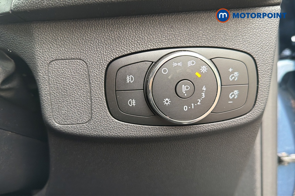 Ford Focus Titanium Automatic Petrol Estate - Stock Number (1650329) - 11th supplementary image