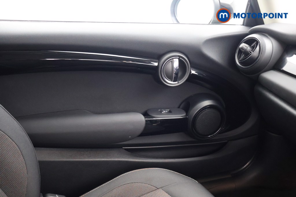 Mini Hatchback Cooper Classic Manual Petrol Hatchback - Stock Number (1650628) - 11th supplementary image