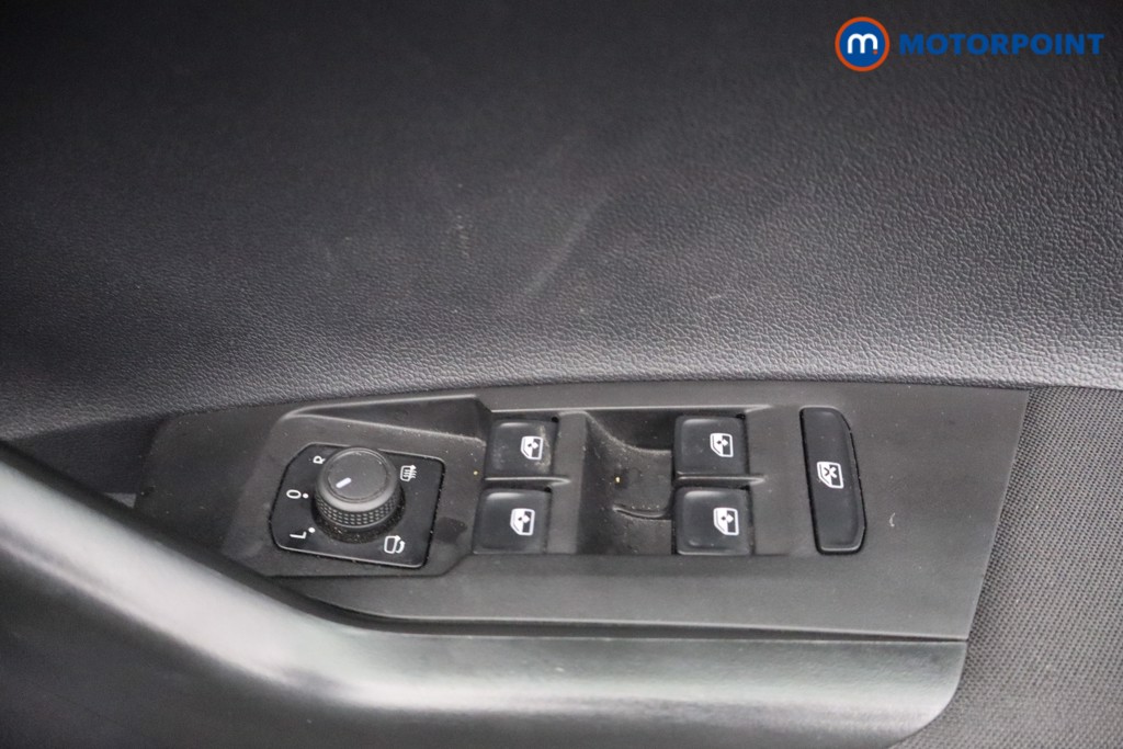 Volkswagen Polo Life Manual Petrol Hatchback - Stock Number (1652401) - 9th supplementary image