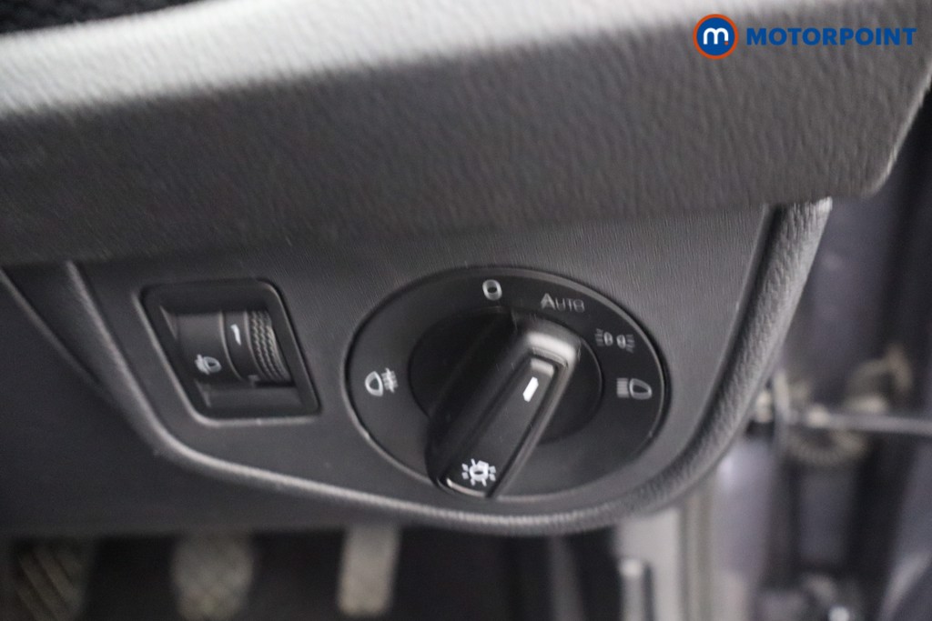 Volkswagen Polo Life Manual Petrol Hatchback - Stock Number (1652401) - 12th supplementary image