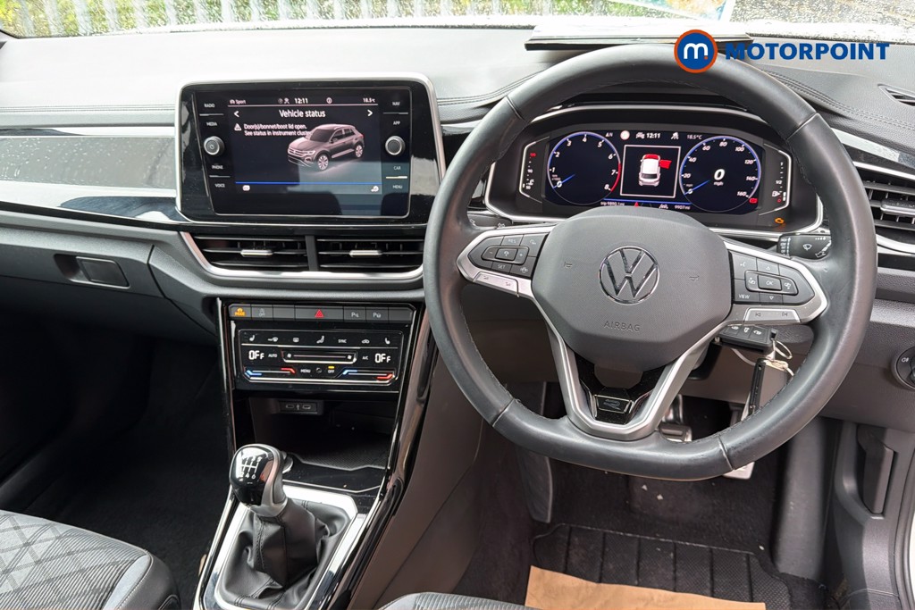 Volkswagen T-Roc R-Line Manual Petrol SUV - Stock Number (1652784) - 2nd supplementary image