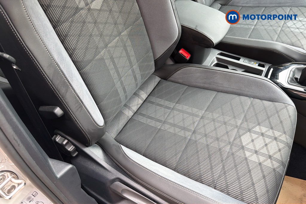 Volkswagen T-Roc R-Line Manual Petrol SUV - Stock Number (1652784) - 22nd supplementary image