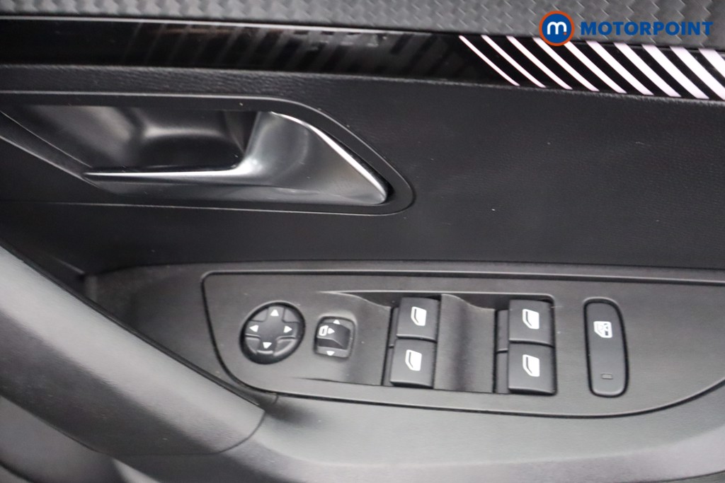 Peugeot 2008 Allure Manual Petrol SUV - Stock Number (1652848) - 11th supplementary image