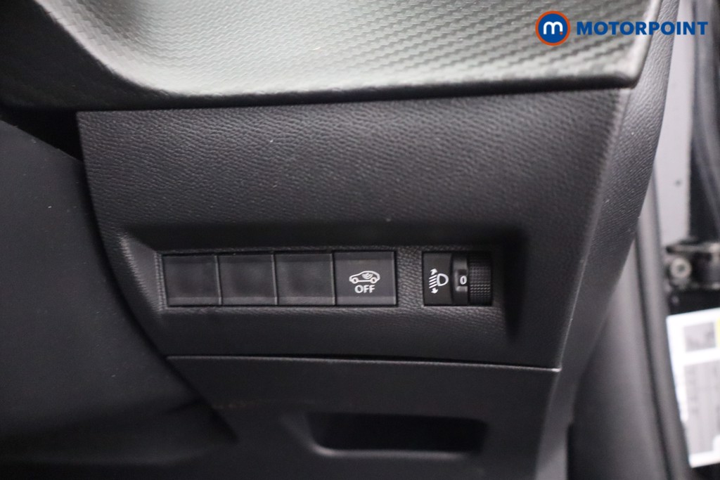 Peugeot 2008 Allure Manual Petrol SUV - Stock Number (1652848) - 13th supplementary image