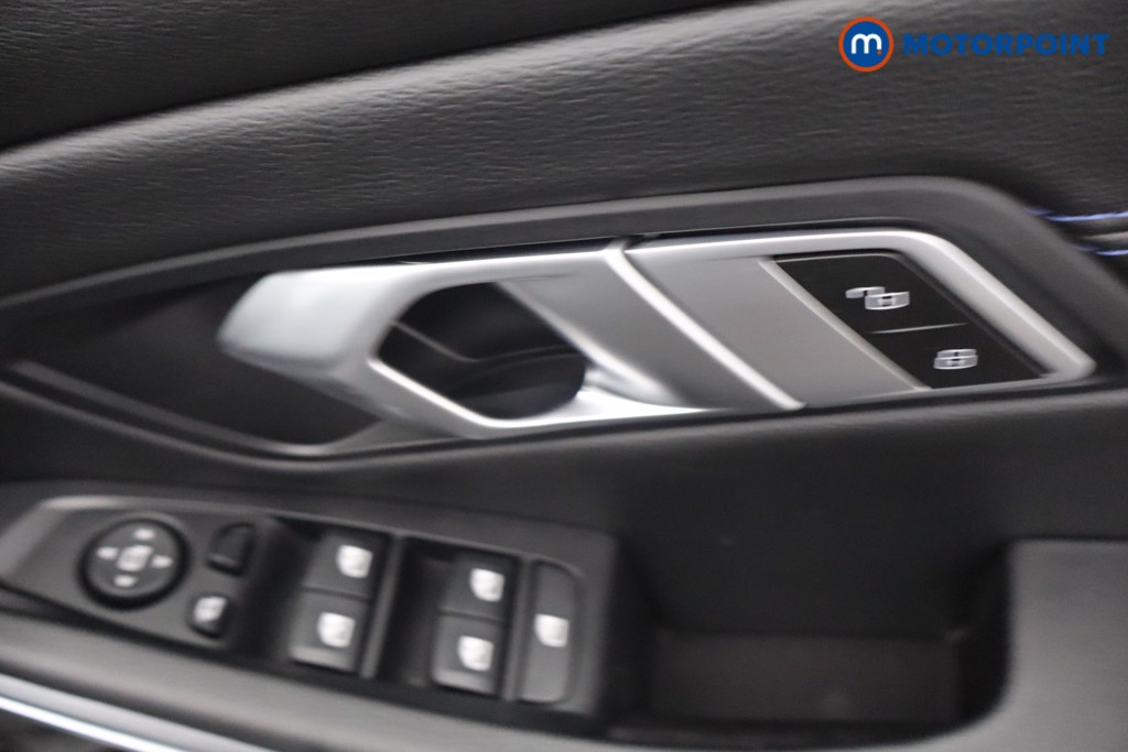 BMW 3 Series M Sport Automatic Petrol Plug-In Hybrid Saloon - Stock Number (1653214) - 12th supplementary image