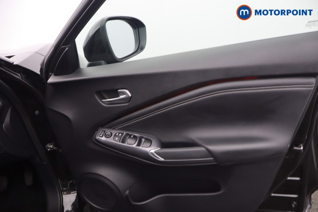 Nissan Juke Tekna Automatic Petrol SUV - Stock Number (1653297) - 11th supplementary image