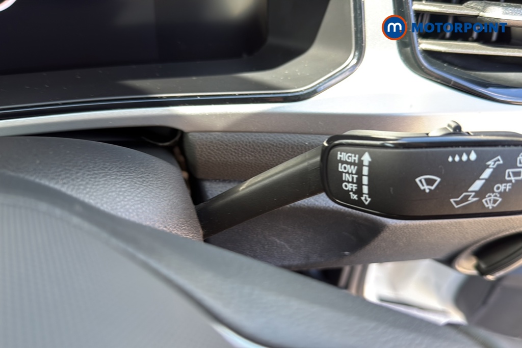 Volkswagen T-Roc Life Manual Petrol SUV - Stock Number (1653629) - 6th supplementary image