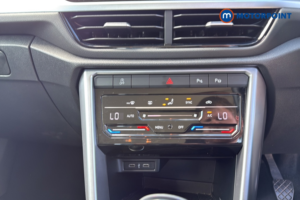 Volkswagen T-Roc Life Manual Petrol SUV - Stock Number (1653629) - 12th supplementary image