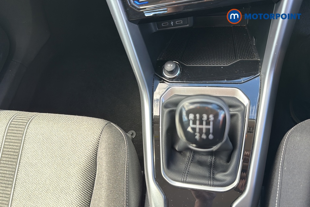 Volkswagen T-Roc Life Manual Petrol SUV - Stock Number (1653629) - 15th supplementary image