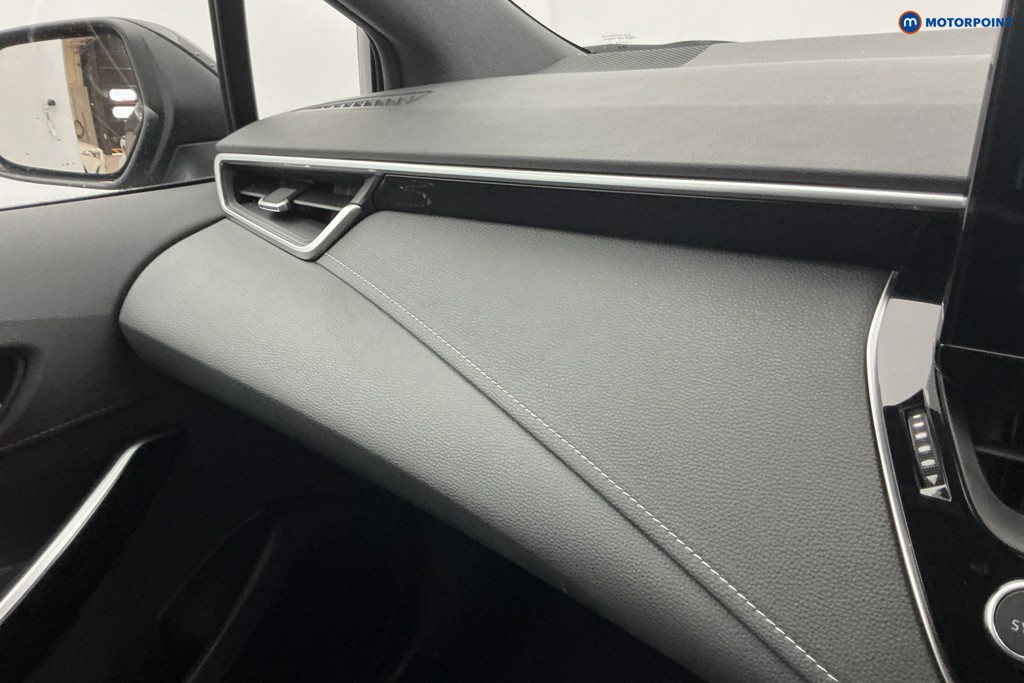 Toyota Corolla Gr Sport Automatic Petrol-Electric Hybrid Estate - Stock Number (1653667) - 18th supplementary image