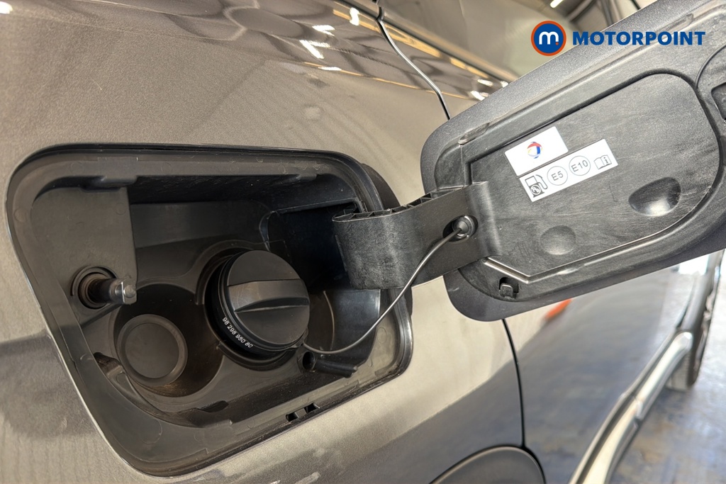 Peugeot 3008 Allure Premium Manual Petrol SUV - Stock Number (1653758) - 41st supplementary image