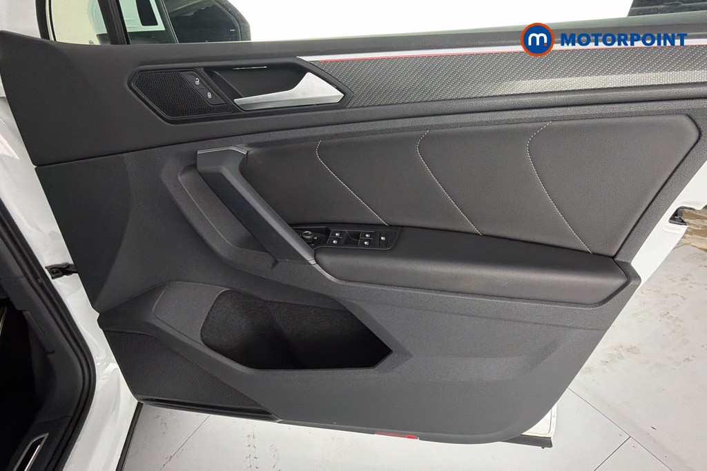 Volkswagen Tiguan R-Line Automatic Petrol SUV - Stock Number (1654229) - 19th supplementary image