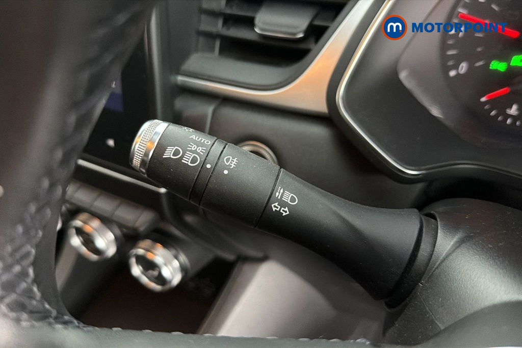 Renault Captur Iconic Manual Petrol SUV - Stock Number (1628379) - 5th supplementary image