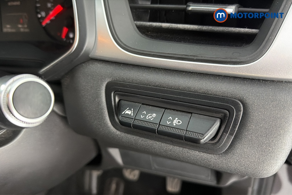 Renault Captur Iconic Manual Petrol SUV - Stock Number (1628379) - 11th supplementary image