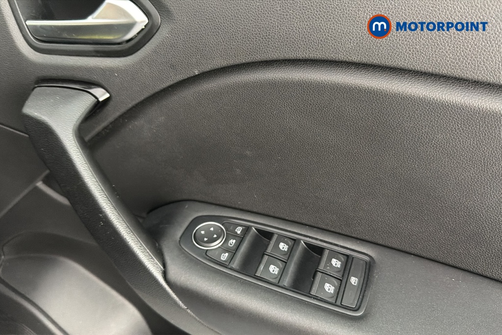 Renault Captur Iconic Manual Petrol SUV - Stock Number (1628379) - 19th supplementary image