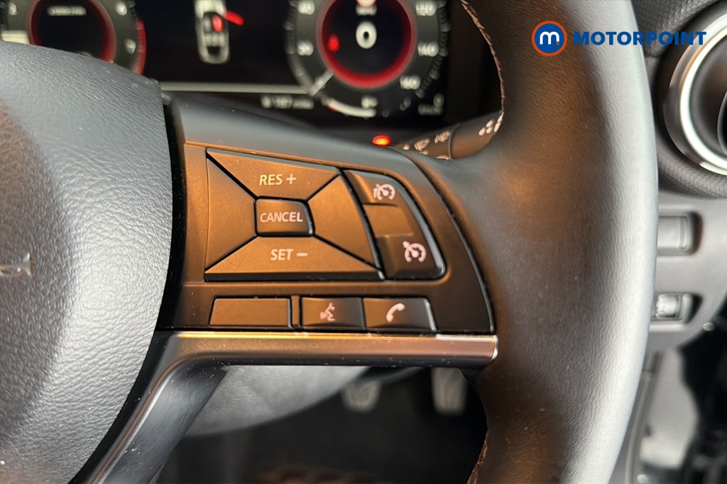 Nissan Juke N-Connecta Manual Petrol SUV - Stock Number (1635890) - 3rd supplementary image