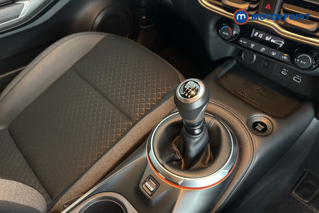 Nissan Juke N-Connecta Manual Petrol SUV - Stock Number (1635890) - 15th supplementary image