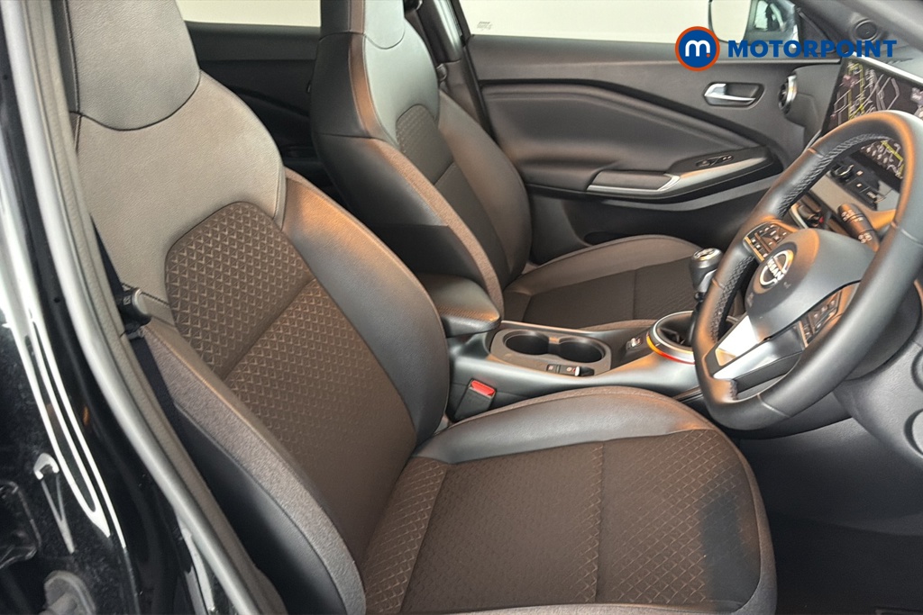 Nissan Juke N-Connecta Manual Petrol SUV - Stock Number (1635890) - 22nd supplementary image