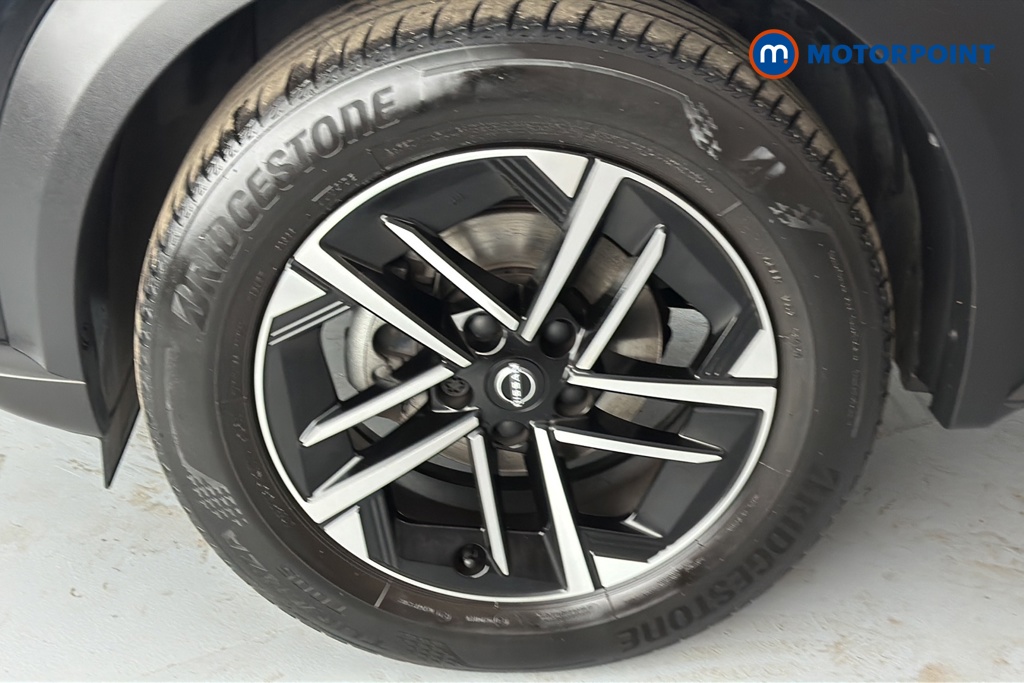 Nissan Juke N-Connecta Manual Petrol SUV - Stock Number (1635890) - 44th supplementary image