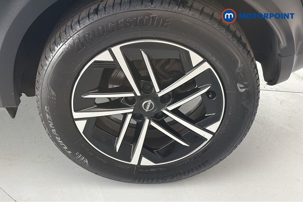 Nissan Juke N-Connecta Manual Petrol SUV - Stock Number (1635890) - 45th supplementary image