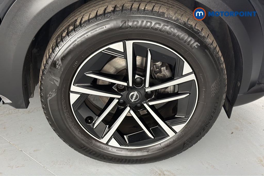 Nissan Juke N-Connecta Manual Petrol SUV - Stock Number (1635890) - 47th supplementary image