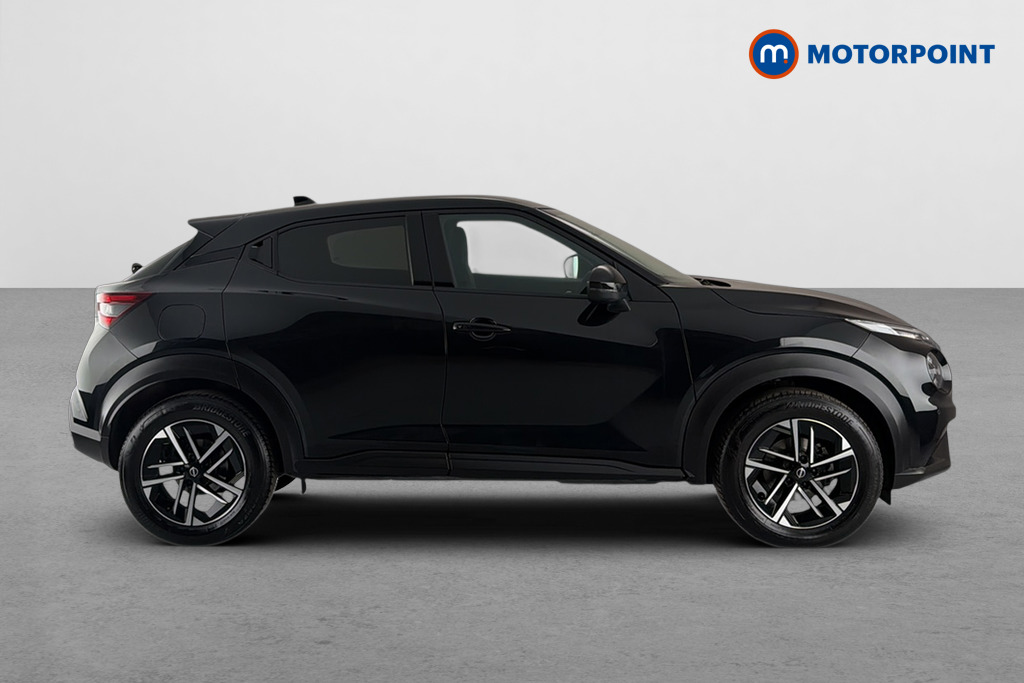 Nissan Juke N-Connecta Manual Petrol SUV - Stock Number (1635890) - Passenger side