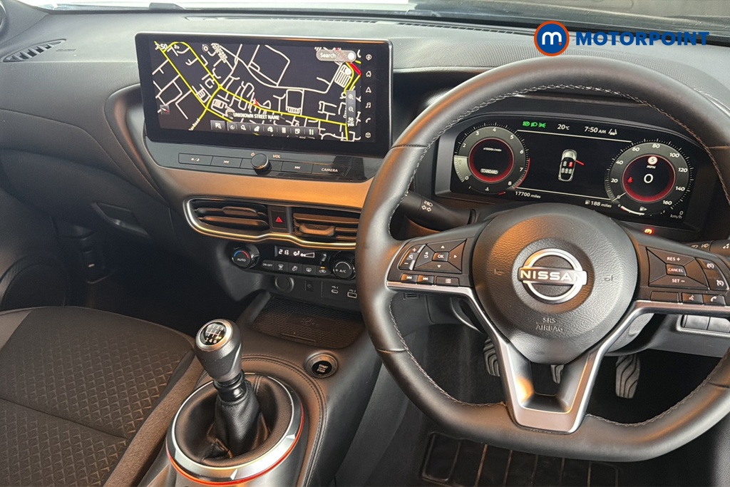 Nissan Juke N-Connecta Manual Petrol SUV - Stock Number (1635890) - 1st supplementary image
