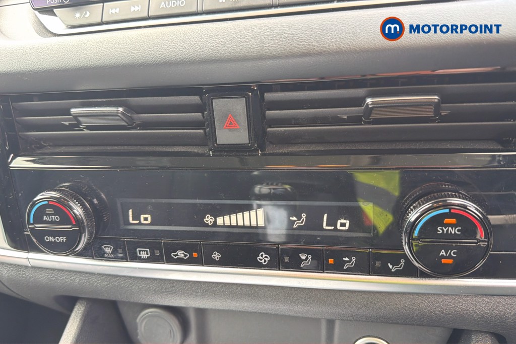 Nissan Qashqai Acenta Premium Manual Petrol SUV - Stock Number (1641477) - 35th supplementary image