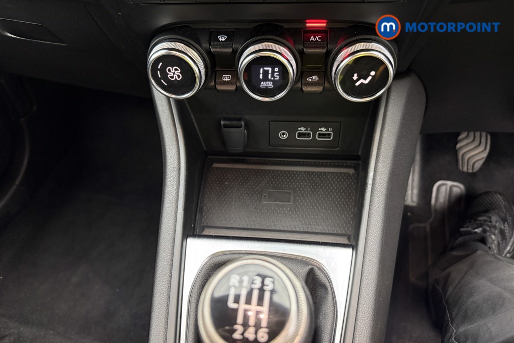 Renault Captur Techno Manual Petrol SUV - Stock Number (1642368) - 30th supplementary image